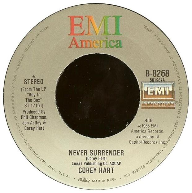 COREY HART - NEVER SURRENDER (POSTER) | 7" SINGLE VINILO USADO