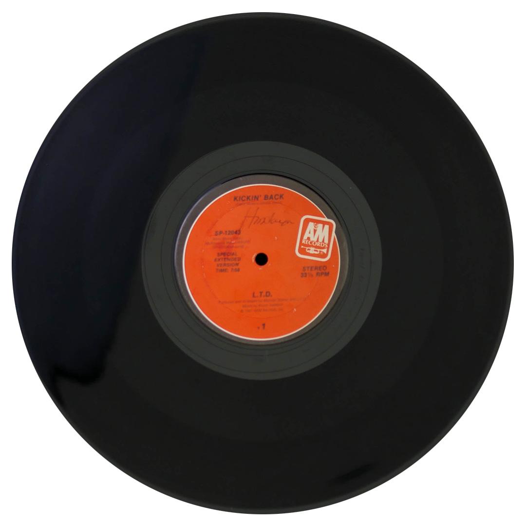 L.T.D. - KICKIN  BACK | 12" MAXI SINGLE USADO